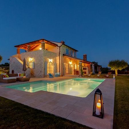 Villa Rajski Dvori Sveti Lovreč Pazenatički Eksteriør billede