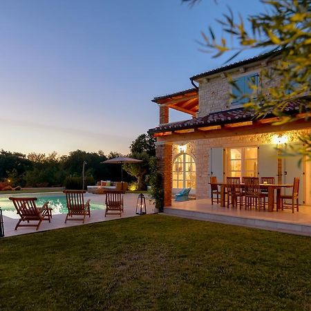 Villa Rajski Dvori Sveti Lovreč Pazenatički Eksteriør billede